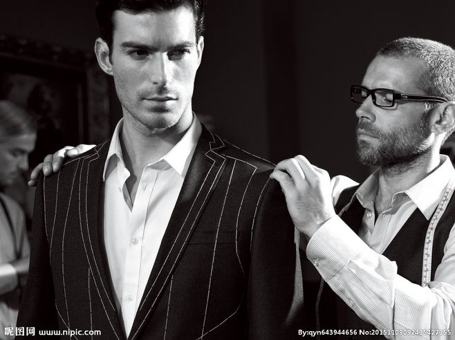 職業(yè)裝也能突顯風格